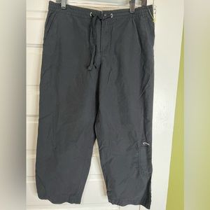 Columbia capri pants. Bundle $10 items at 2/$10